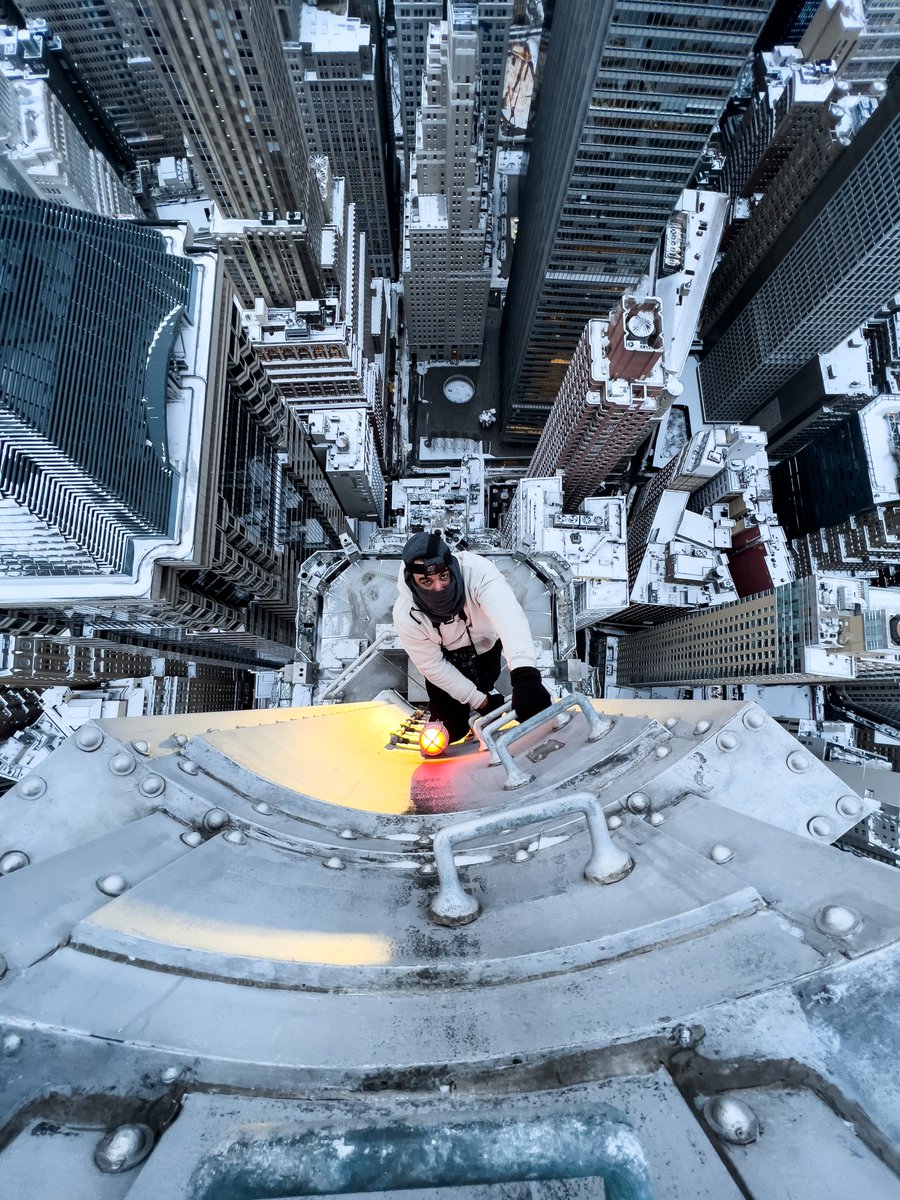 EM1T_'s tweet photo. The photo of I will be minting and releasing on SuperRare in conjunction with historical Sotheby WMVG”Whatever It Takes” auction 

Talking about this mission in a space right now, join us https://t.co/LCRSiYcjud