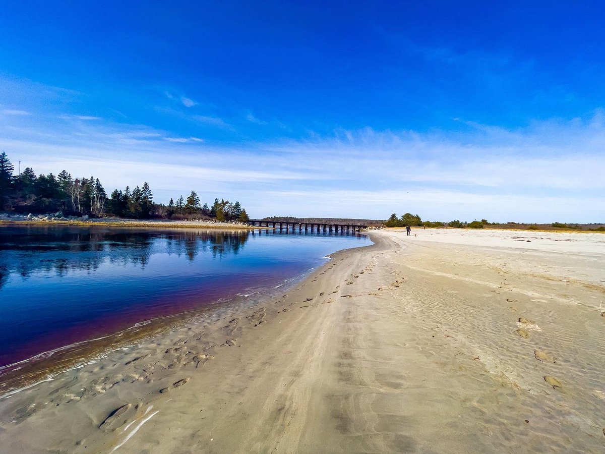 Last Sunday I went for a drive with my husband to my favorite beach. Summerville Beach in the South Shore of Nova Scotia