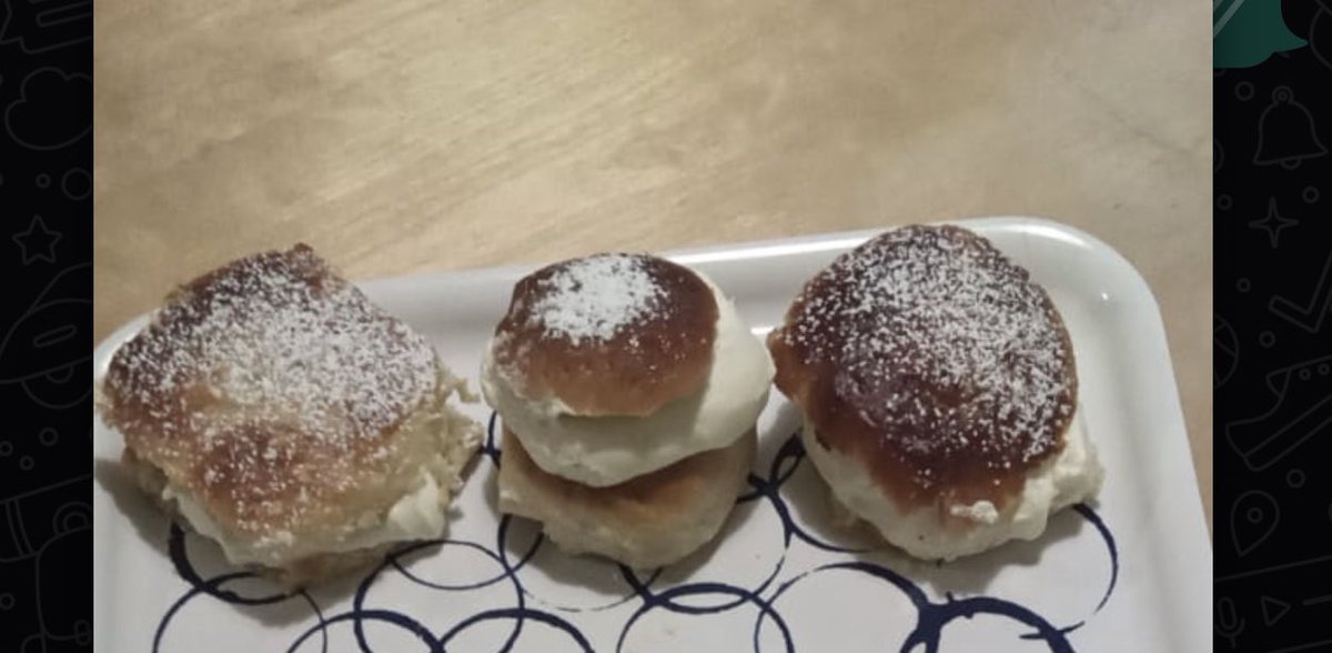GiGi_Faiza's tweet photo. When you need sweets the one that immediately delivers them are called sweet friends BUT this is my sister- Thanks dearest @Barni_Noor I am in heaven tonight ❤️ ❤️ #Swedishsweets #Samlor https://t.co/CXXIauivzm