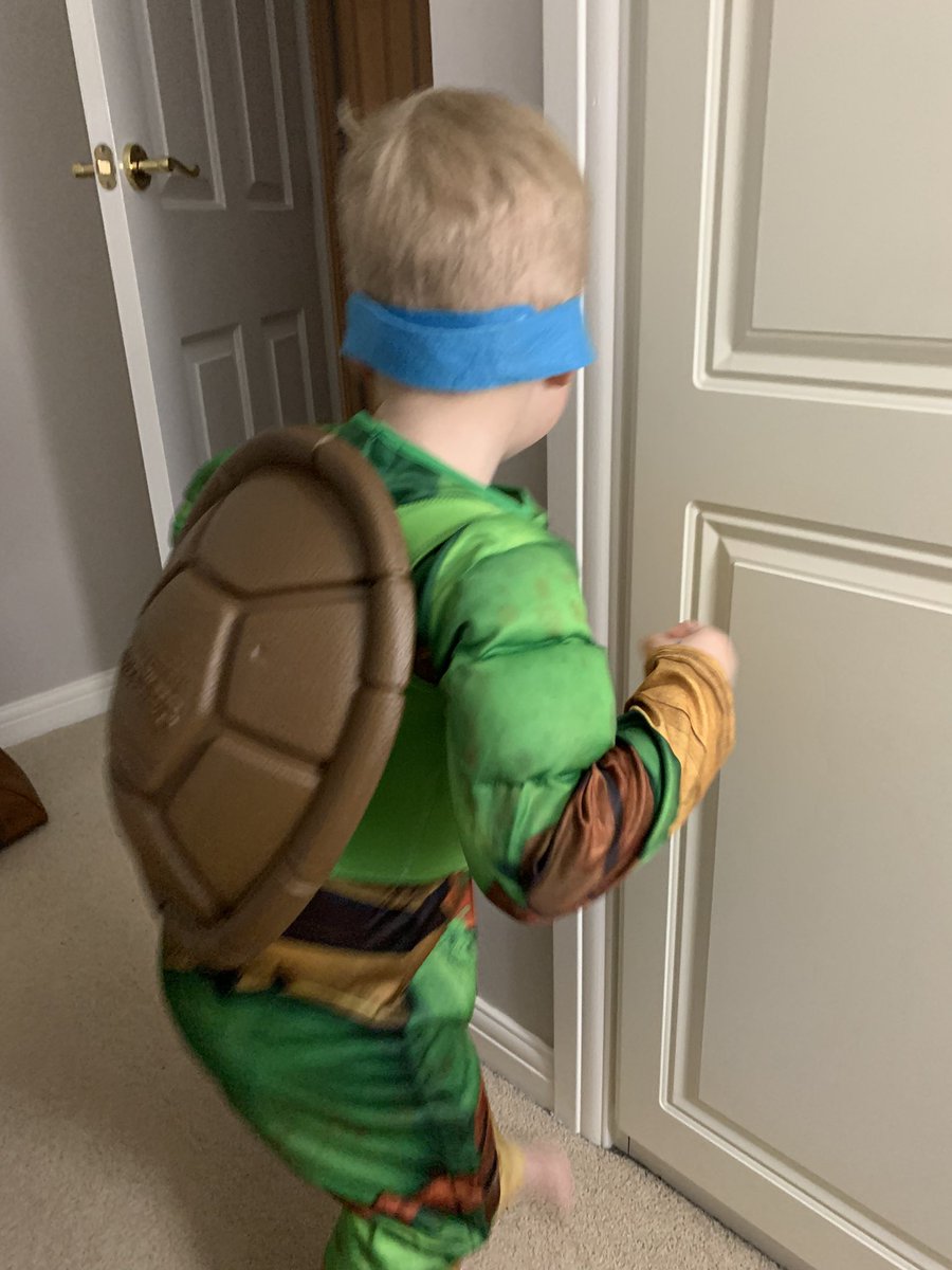 My youngest son Jack is ready for #WorldBookDay <a href="/kevineastman86/">Kevin Eastman (The Ledge)</a>. #TMNT