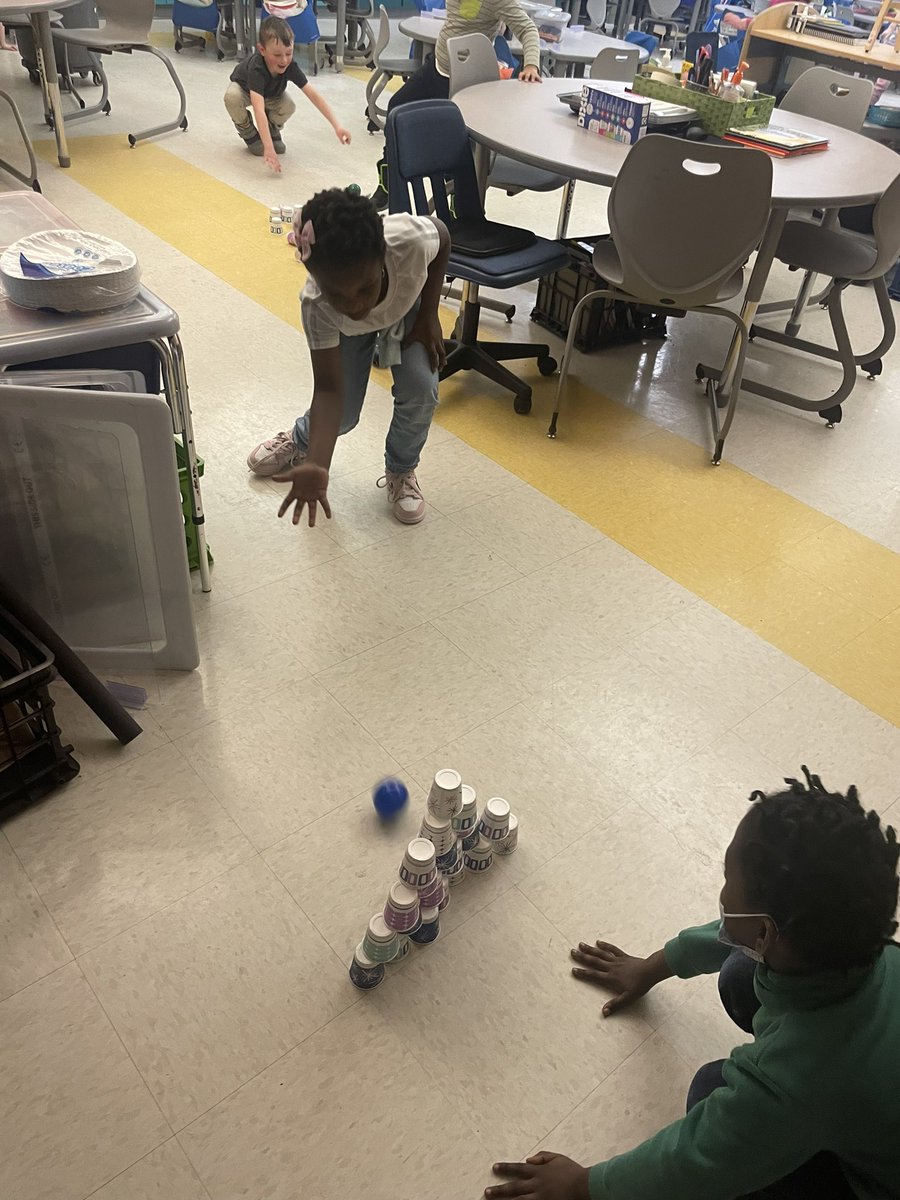 mrsmichelSL's tweet photo. Exciting enrichment today! Building towers and using what we’ve learned from science about force and motion to try to knock them down! Lots of creative towers from our engineers! @MrsGiannuzziSL @syracuselatin @SyracuseSchools https://t.co/W8MelNAJjm