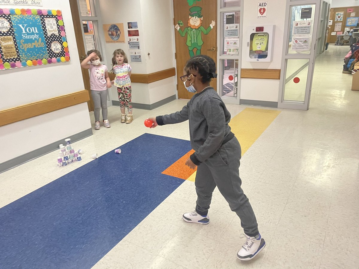 Exciting enrichment today! Building towers and using what we’ve learned from science about force and motion to try to knock them down! Lots of creative towers from our engineers! <a href="/MrsGiannuzziSL/">Holly Giannuzzi</a> <a href="/syracuselatin/">Syracuse Latin</a> <a href="/SyracuseSchools/">Syracuse City School</a>