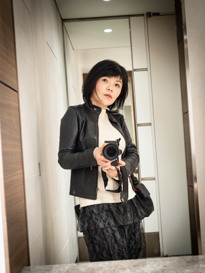 aftphotography's tweet photo. Found a selfie took in 2019.
Missing no mask days.
視線が謎👻
#selfie #mirrorselfie #olympus #BC #beforecorona #ihatemasks #GoodOldDays https://t.co/M69isLC9Ik