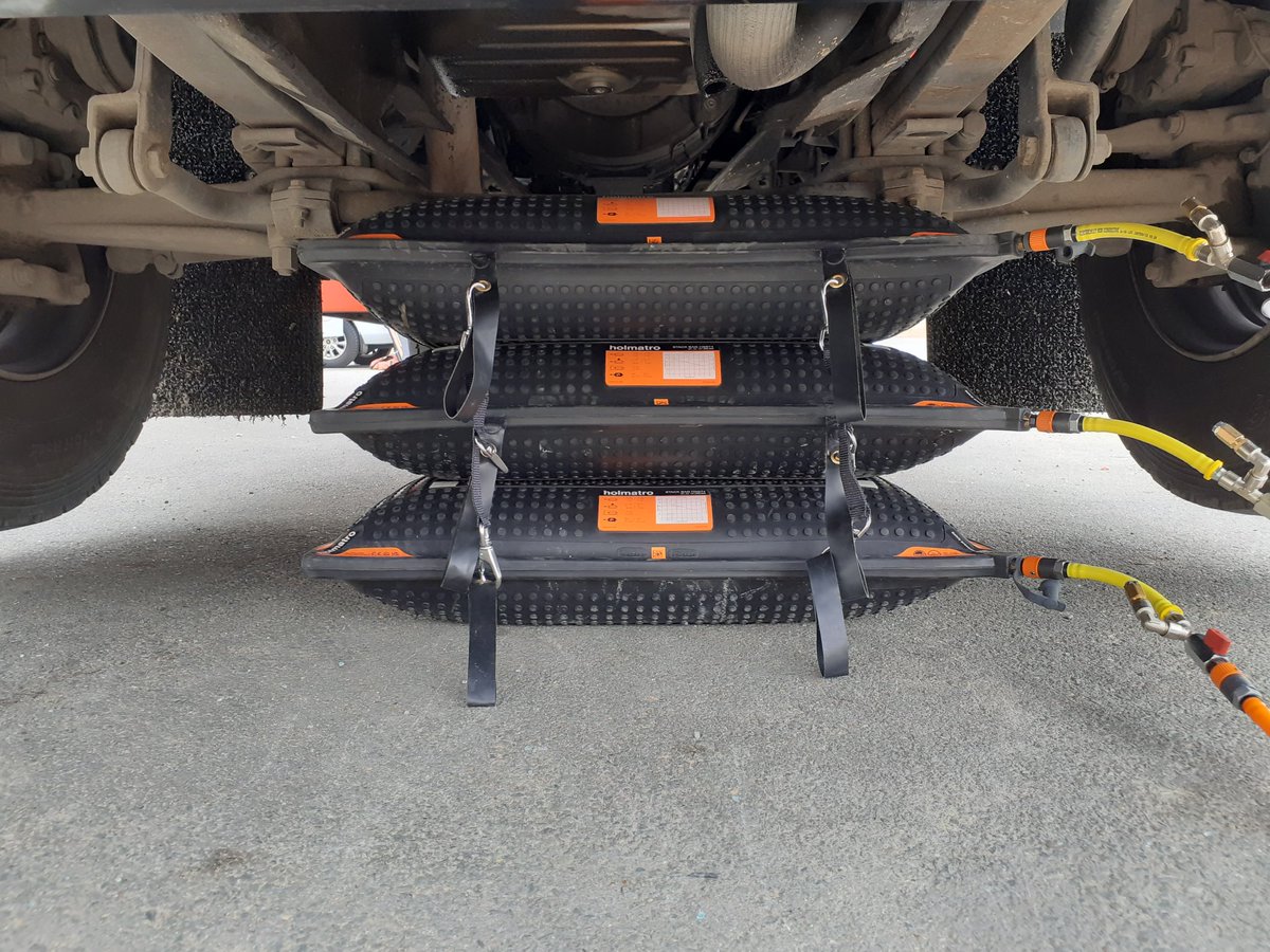 jerome54876144's tweet image. Réunion zonale Secours Routier de la zone de défense Ouest (2e groupe) au @SDIS_49 avec présentation des nouveaux coussins @HolmatroRescue @SDIS44  @sdis53 @sdis29 @SDIS_72 @Sdis_22 @sdis56 @SDIS85