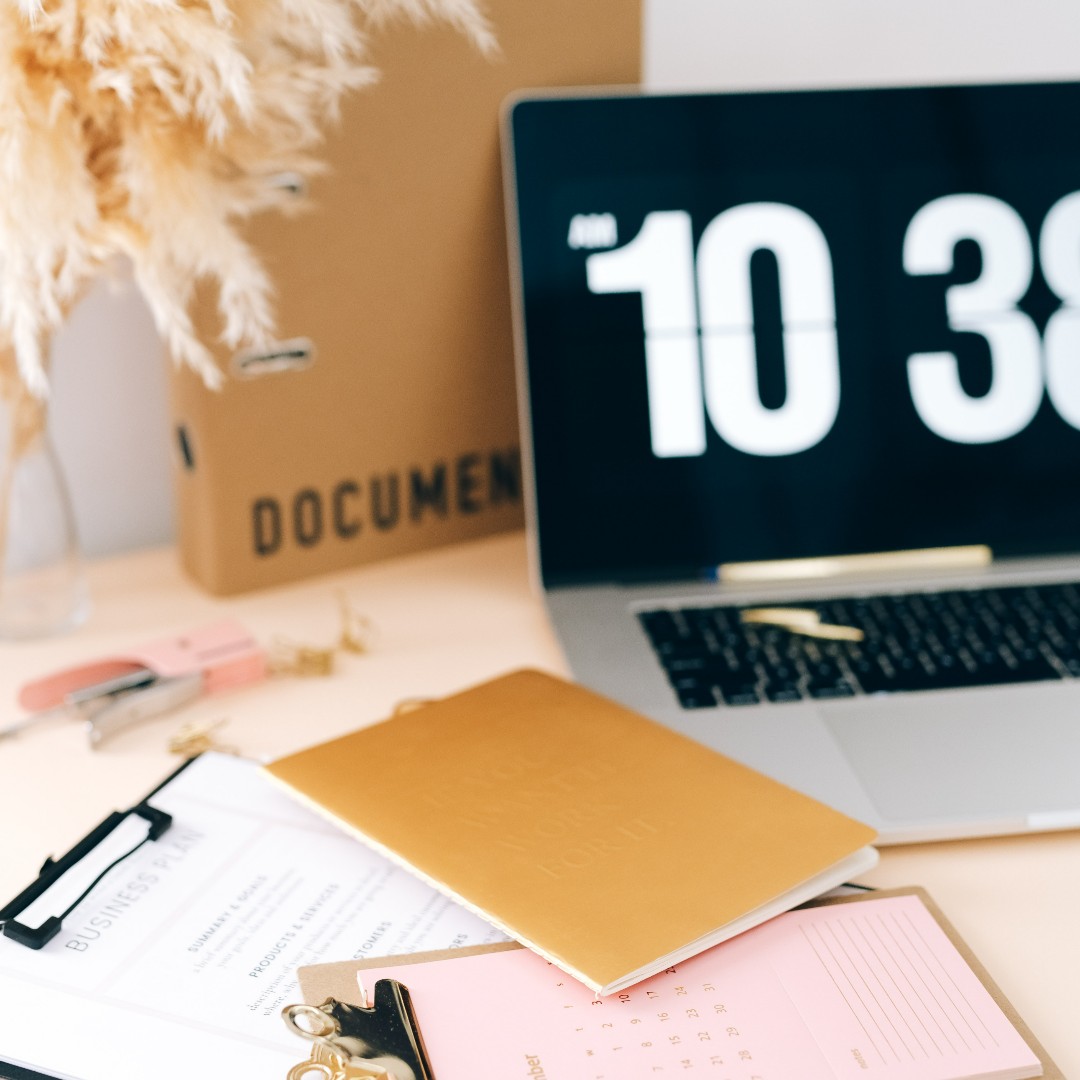 Happy Hump Day, Mums! Are you still working from home? 🏡