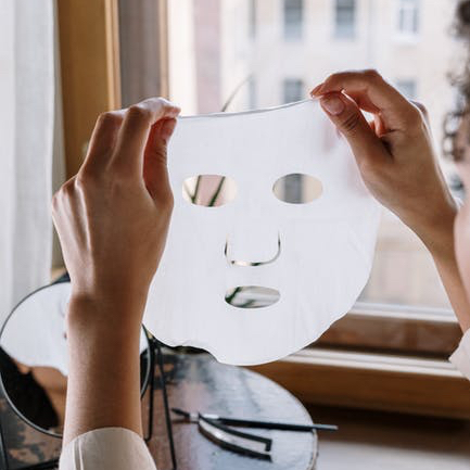 Liefessentials's tweet image. What we love about our  Vegan Green Mild Hyaluron S.O.S Mask is the amount of moisture filled in just one sheet. It gives you all the hydration you need.

#LoveLief #VeganBeauty #Veganskincare #Veganwomen #Skincareroutine #skincareuk #skincare