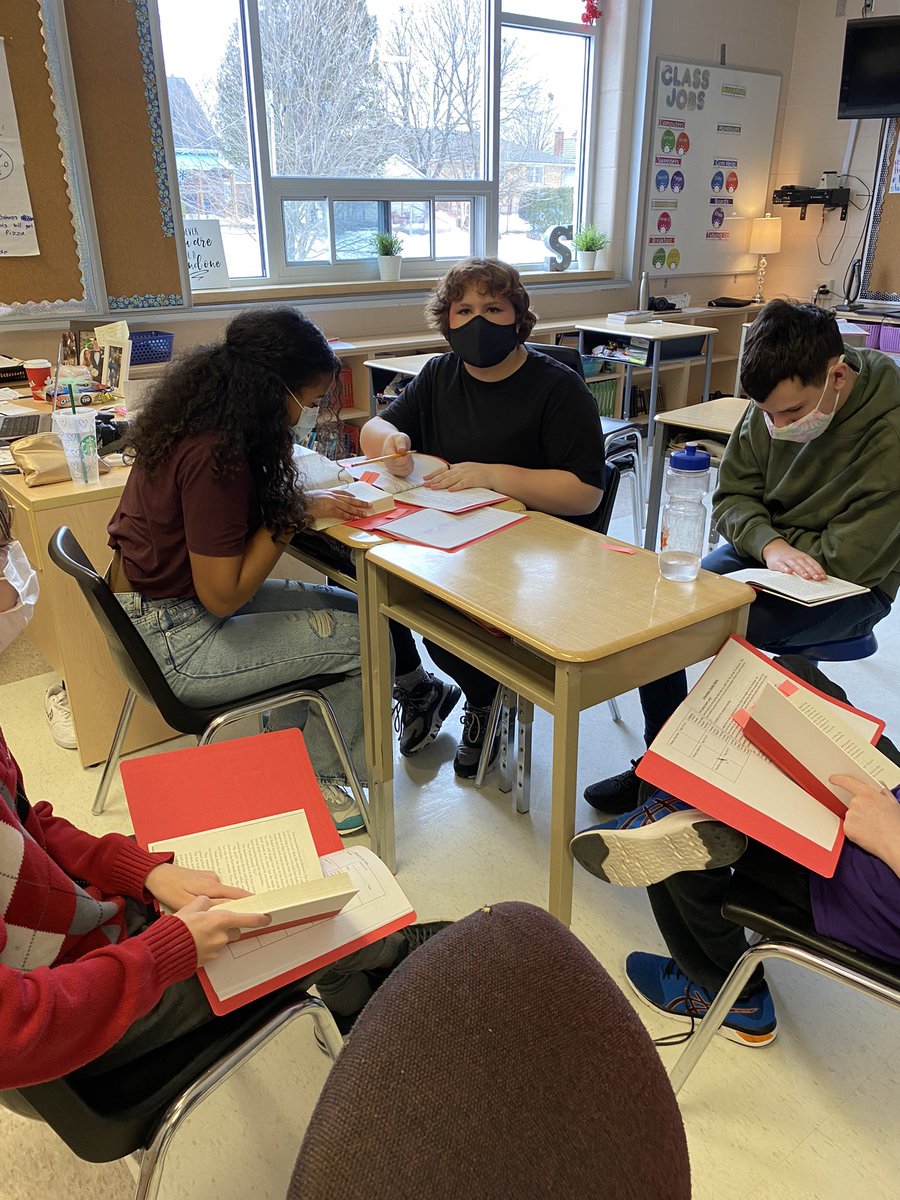 MrsSaturno's tweet photo. Literature Circle kick off day! 📚@stjosephguelph https://t.co/buXYVSyTkS