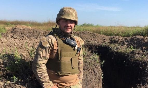 Un párroco de #Badalona se va a la guerra y pide ayudar a Ucrania 

El capellán es un #ucraniano que se ha unido a un equipo de médicos en el frente