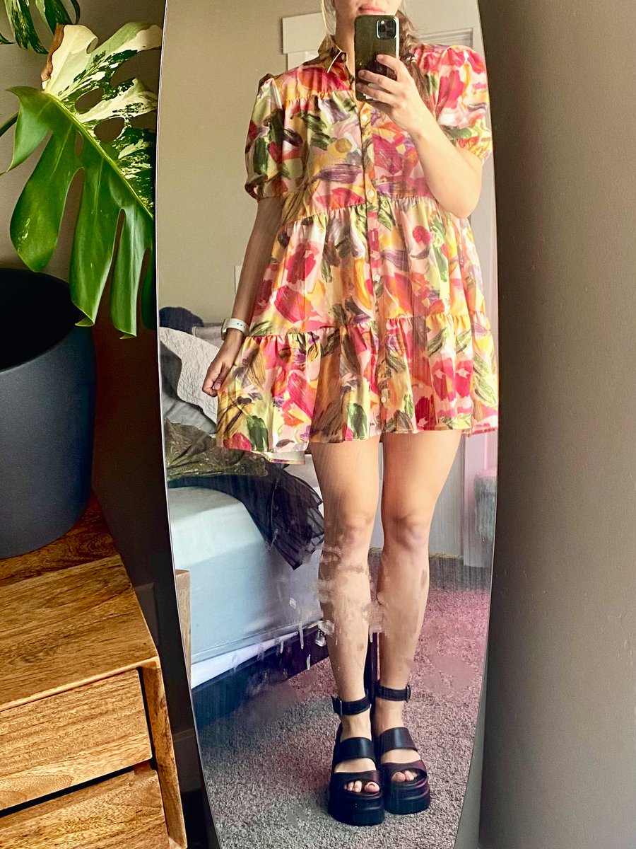 Harli_G_'s tweet photo. 🌸 🌺🌼🌻🌹🌷💐🌺🌸🌼🌻💐🌺🌸🌷🌼🌹🌻 + Toddler hand mirror smudges https://t.co/3pJF5f2pDw