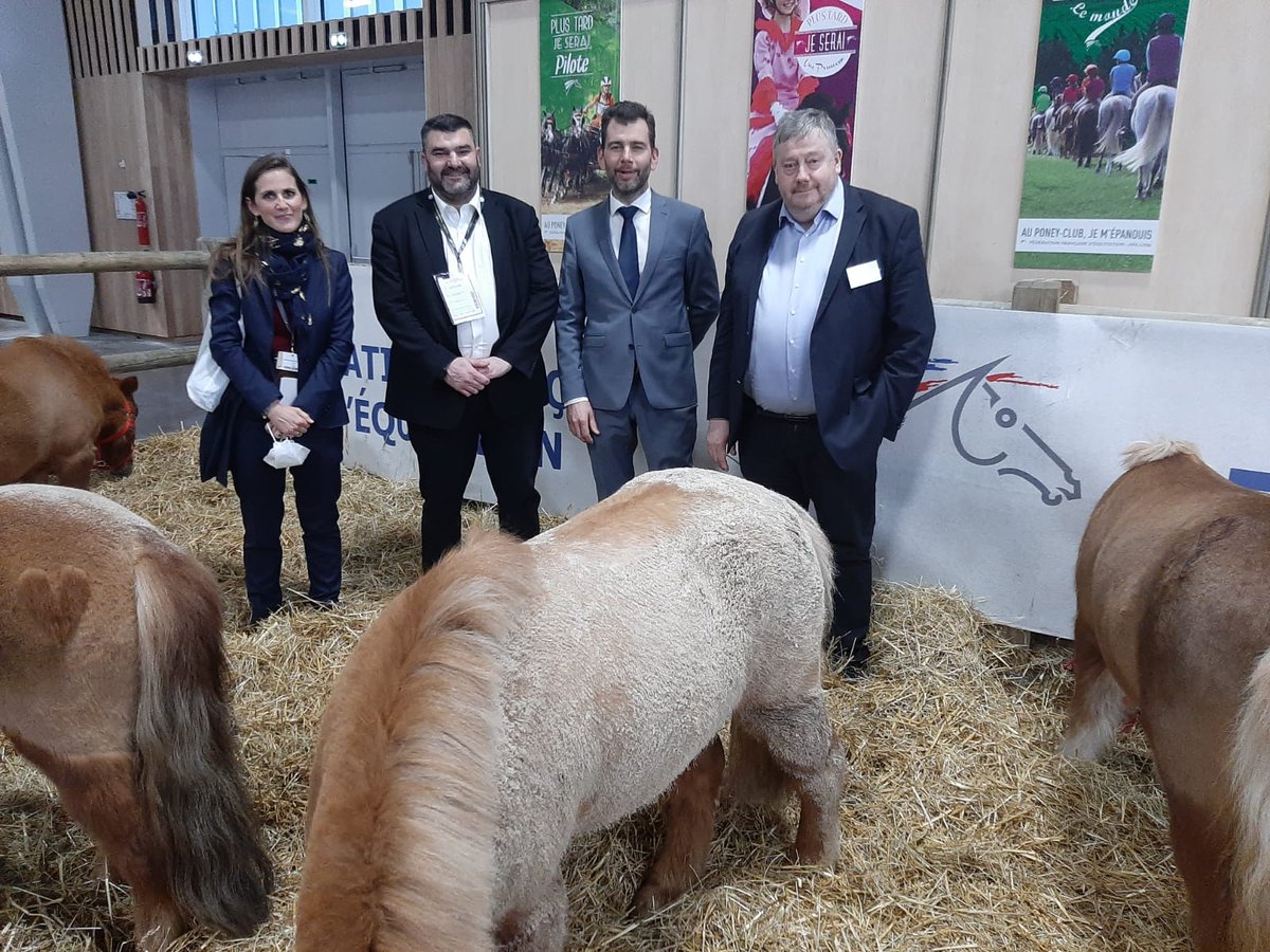 FFEquitation's tweet photo. Un grand merci aux députés européens @s_yoncourtin, @JDecerle, @MariePierreV, @marctarabella pour leur visite au @Salondelagri. L'occasion d’échanger sur les grands enjeux de la filière équestre: réforme de la TVA, mise en œuvre de la PAC, bien-être animal, sport et emplois🐴 https://t.co/KvEFRIQHUh