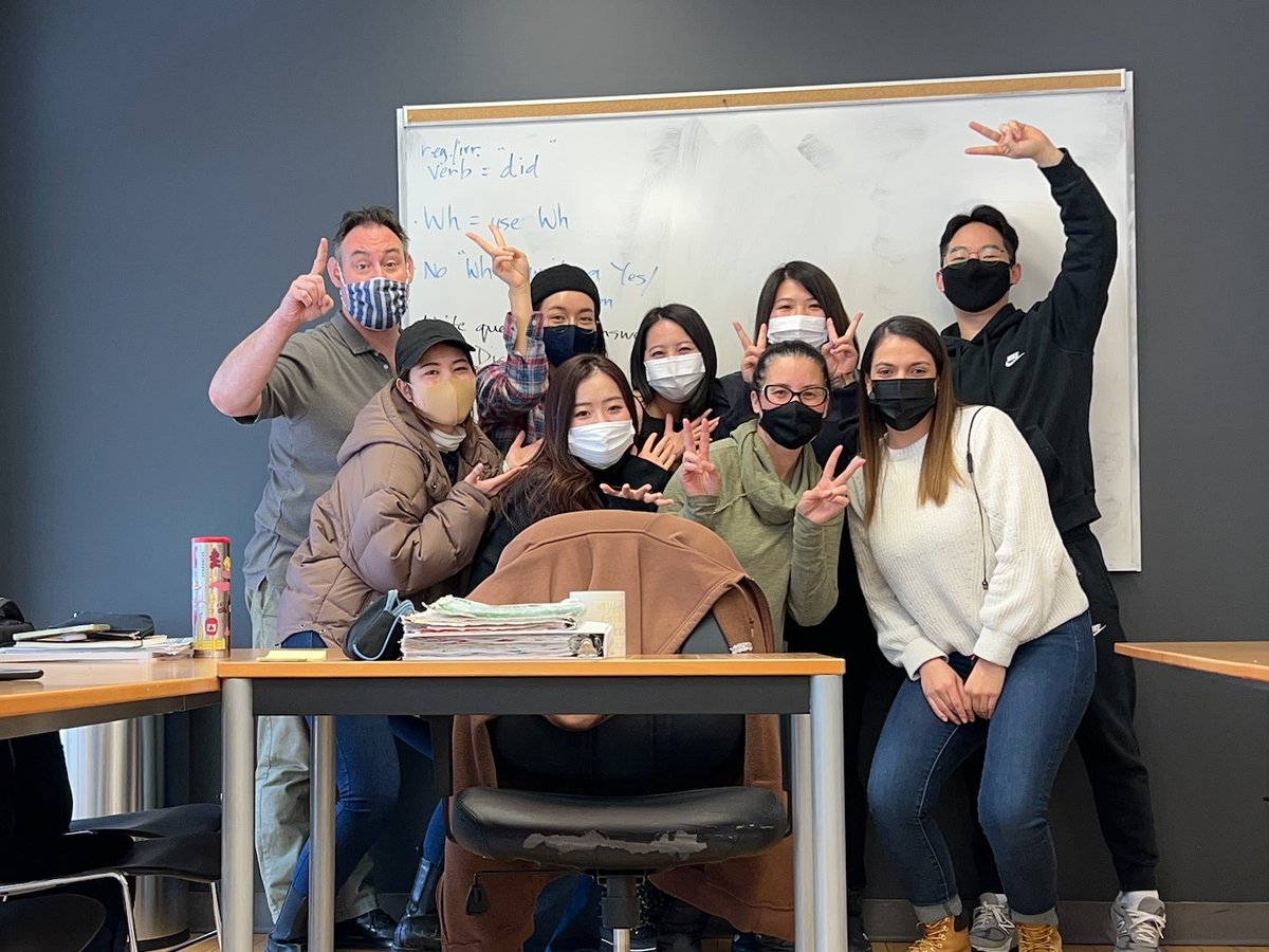 English School of Canada tweet media