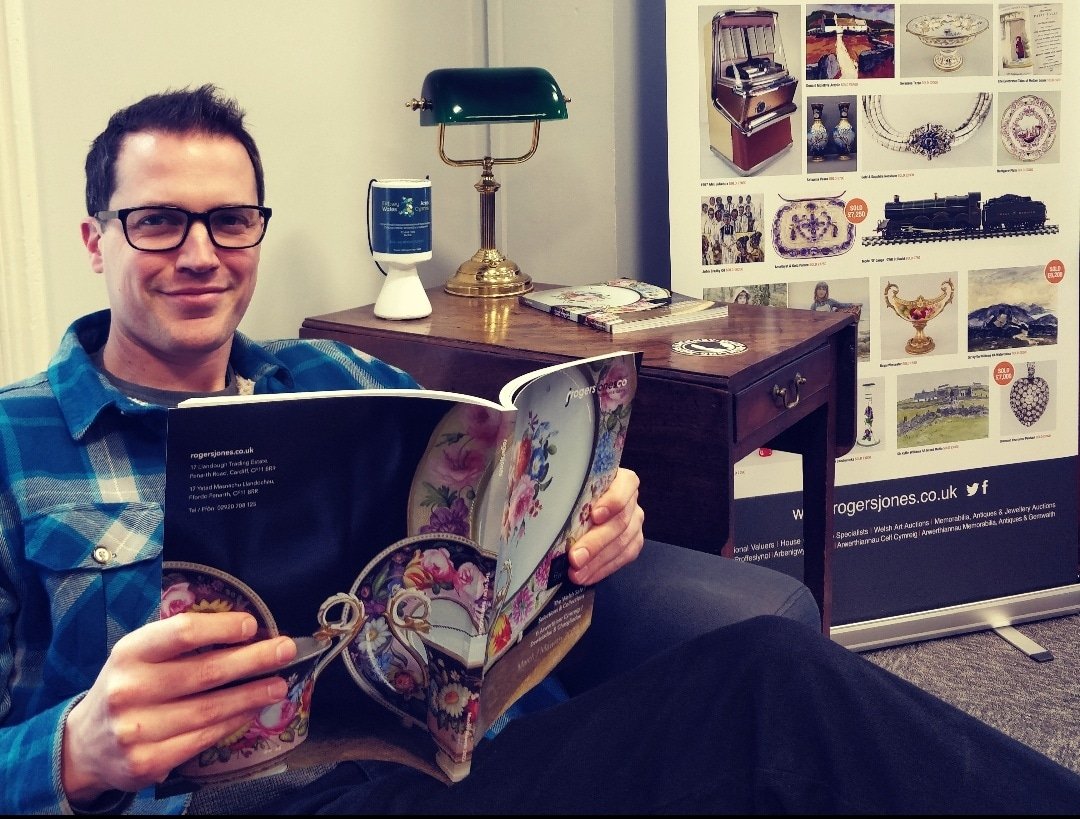 RogersJonesCo1's tweet photo. 🤩 The first 'Super Saturday' catalogues of 2022 have arrived!
The valuation team based at our venues in Colwyn Bay, Cardiff & Carmarthen have been pouring over the numerous wonderful entries, selecting their 'Auctioneer's choices' - coming soon.....⏳
#auctioneersinwales 🏴 https://t.co/aVoxK9iWkC