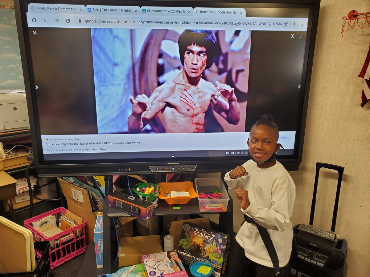 teamtreff's tweet photo. Biographies in room 24! Neil Armstrong, Dolores Huerta, and Bruce Lee. Happy Birthday Dr. Seuss, celebrating with special punch and readers from the community.
Fun day!
@ColtonJUSD #cooleypride
#cougarpride https://t.co/d1yfAGq1kl