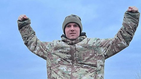 Viktor Kornienko, defesa-esquerdo do Shakhtar Donetsk, já se juntou às forças Armadas: "Estou na Ucrânia a ajudar as Forças Armadas. Glória à Ucrânia, para que possamos destruir esses c... dos russos. Glória à Ucrânia!"