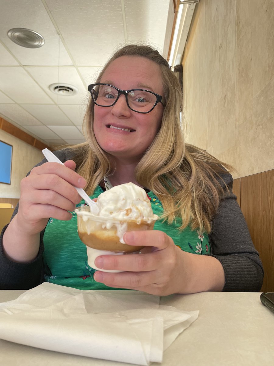 TownshipOhio's tweet photo. Today, the #DixieDairyCreamandGrill located at 6760 N. Dixie Dr. opened up for the season. And, a few of us from Harrison Township stopped in for lunch. Be sure to stop in and grab a bite to eat and support a local business!
#SupportSmallBusiness #shopandeatlocal #townshipnews https://t.co/2iK3oxvDFJ