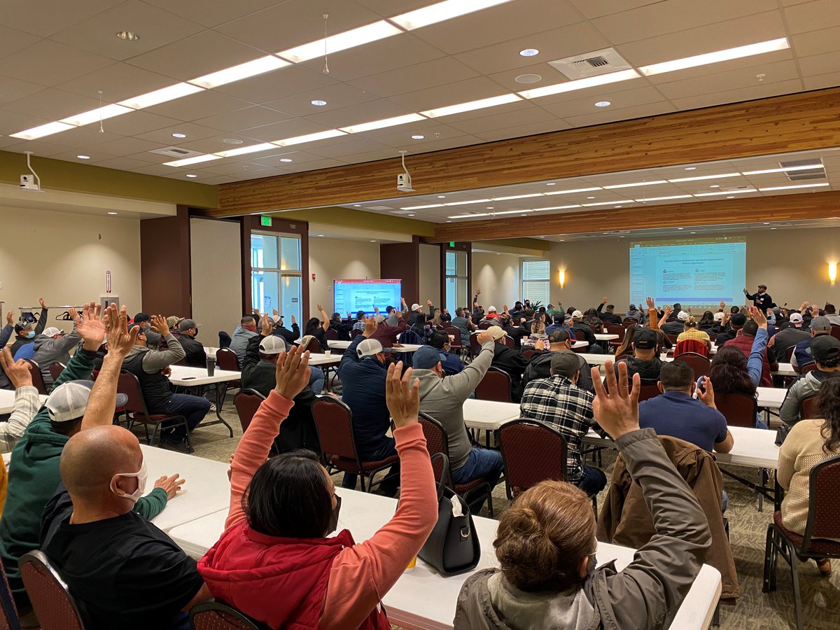 Winegrowers' annual seminar in Spanish, Motivate Your Team or Lose Them - Setting Employees up for Success, attracts a full room this morning. Can you feel the energy from the picture?
¡Gracias por asistir!
#WAwine #wineindustry #SpanishSpeakers