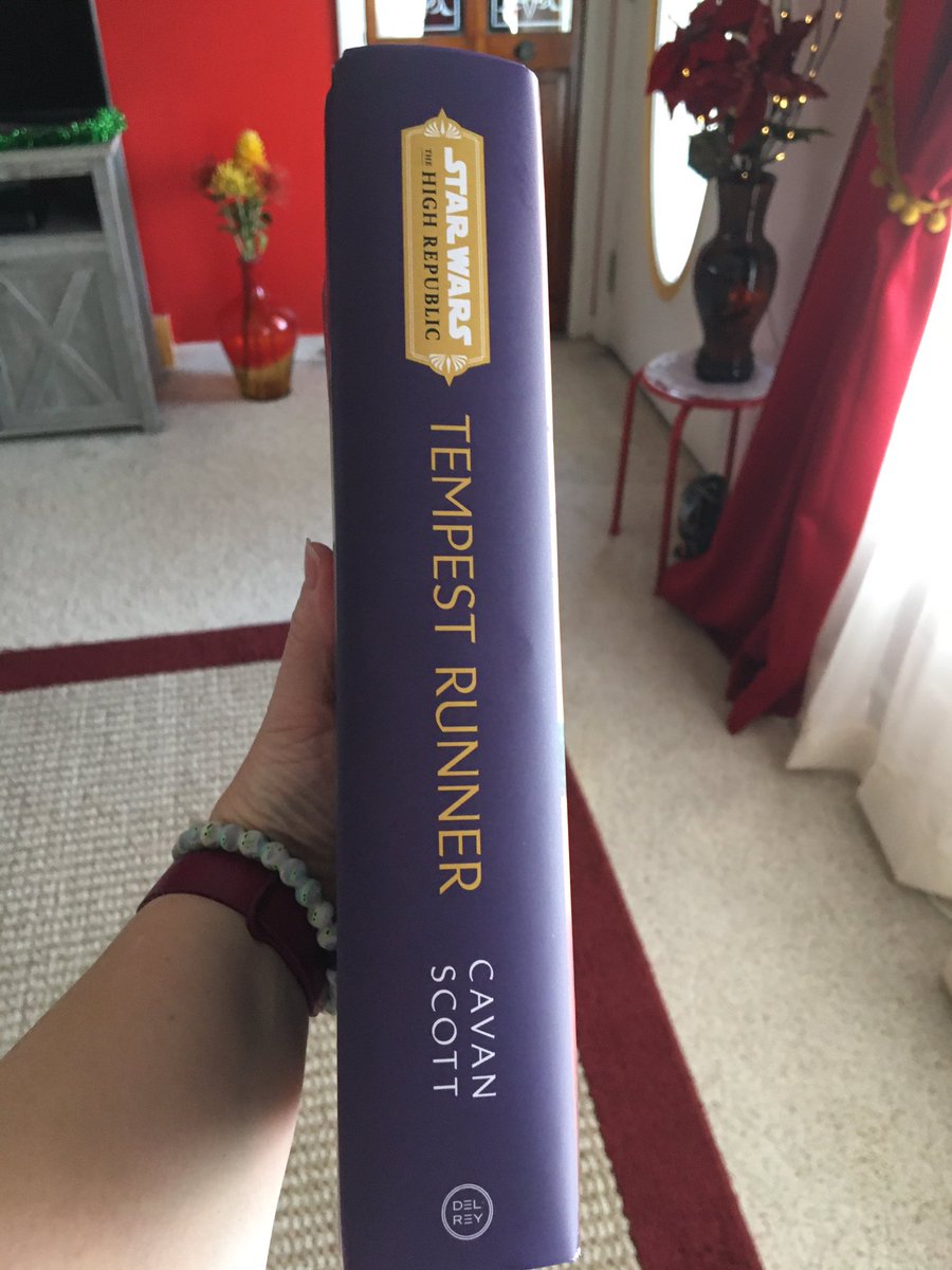 TarkinsTopShelf's tweet photo. Look at this ginormous CHONK of a book👀
💜🧡💜🧡💜🧡
Shout-out to all the kind folks over at @DelReyStarWars and of course, @cavanscott and THR architects for bringing #StarWarsTheHighRepublic to life! #TempestRunner Hardcover on sale March 15th! https://t.co/I9RP9v3vhF