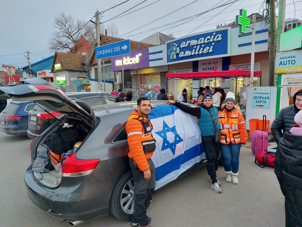 طالب من غزة كان يدرس في أوكرانيا استطاع عبور الحدود إلى مولدوفا وعندما وجد سيارة لمتطوعين من منظمة…