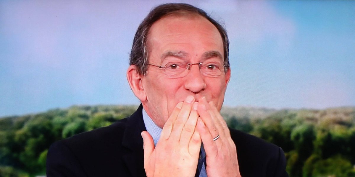 LeforestierAS's tweet photo. #jeanpierrepernaut Tu faisais et tu feras toujours partie de ma famille, avant d'aller à l'école avec ma famille, nous regardions ton 13h, je suis tellement triste et j'envois toutes mes condoléances à ta famille et tes proches. reposes en paix 😥😢😭🙏 https://t.co/GXHZS78WeY https://t.co/4zCYkNnYWx