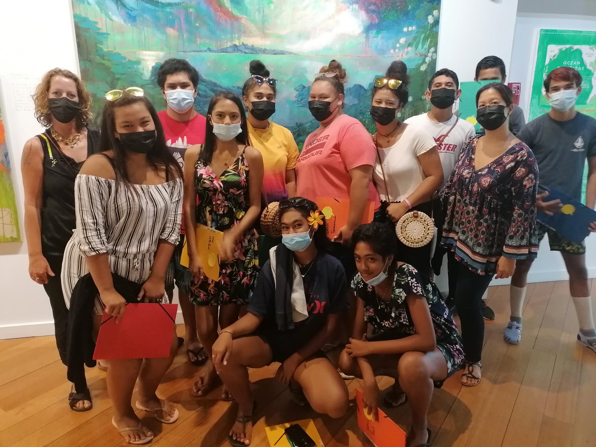 perrinechambaud's tweet photo. #Sortiepedagogique avec les 2CAP #EMNB pour découvrir et être touchés par cette magnifique #exposition @titouanlamazou #Tahiti #culture #profdoc https://t.co/a93GOZ3ZLu https://t.co/3ydOZaJgKb