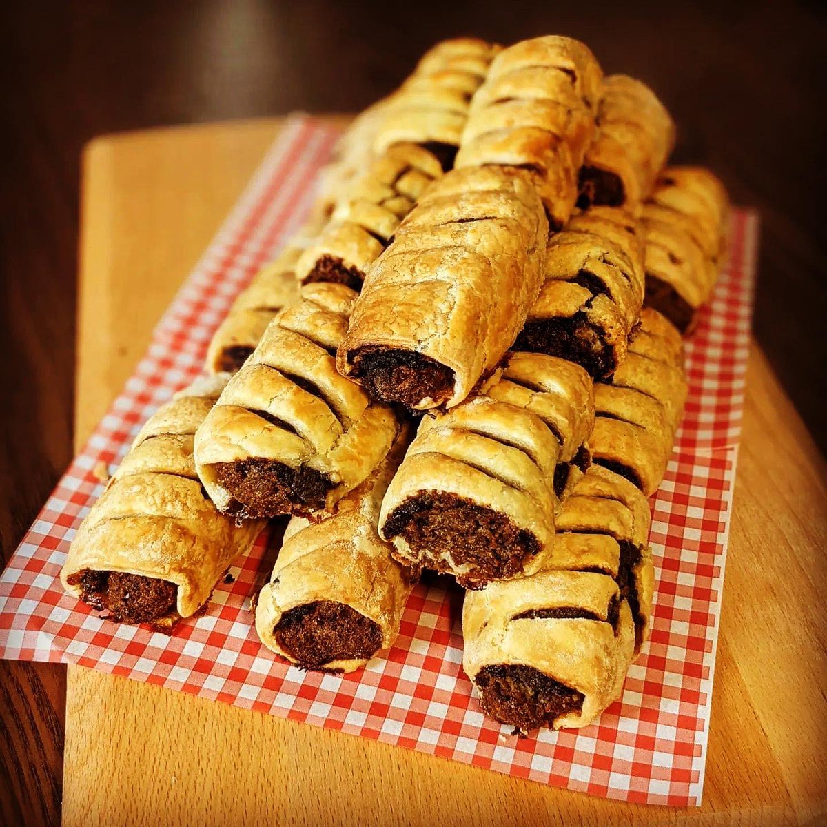 TheRockFairyHQ's tweet photo. Look whatโs coming to my witchy cafe on Friday! All locally made by The Vegan Picnic Basket. Find #potionatafflecks๐ฎ on the 3rd floor of @Afflecksfox ๐ค https://t.co/XnY1qwjHsH