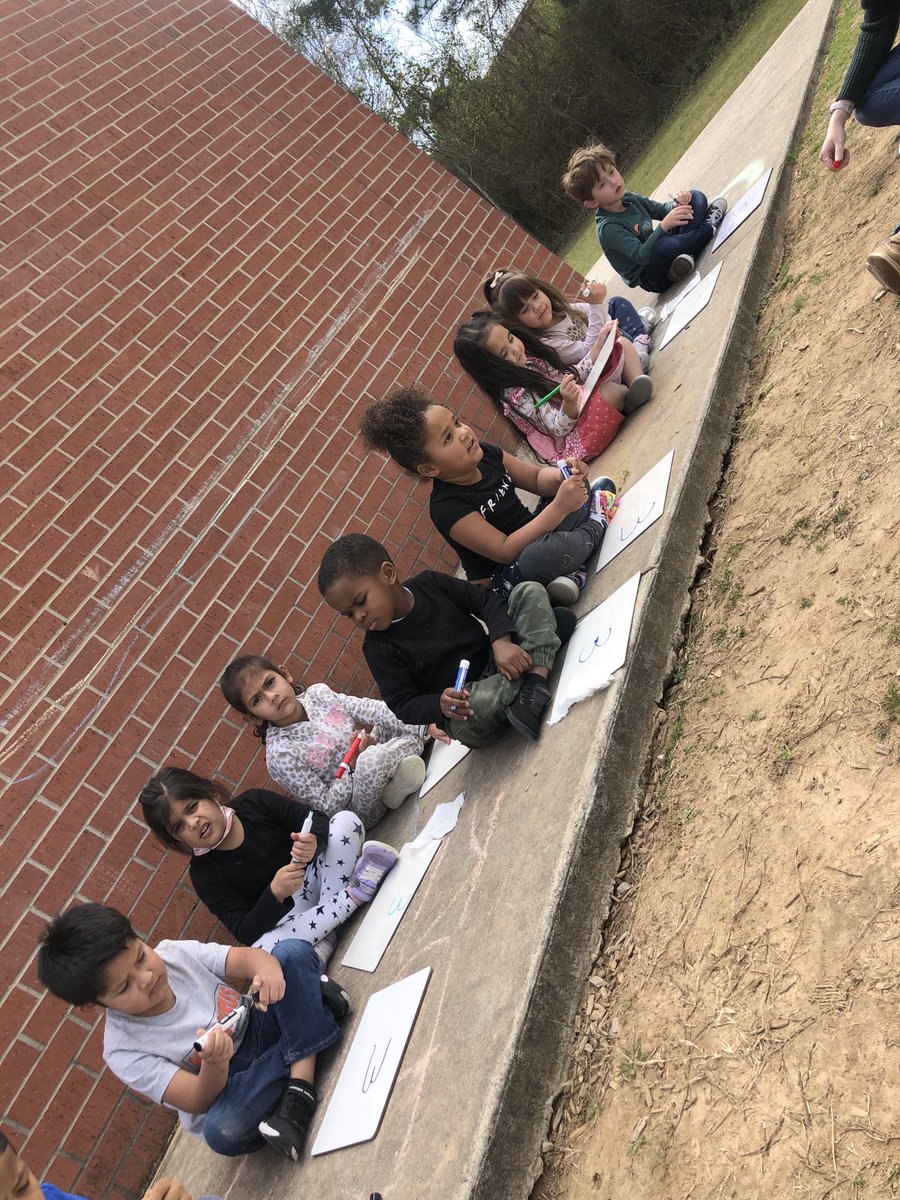 Cassandra Wolfe tweet media