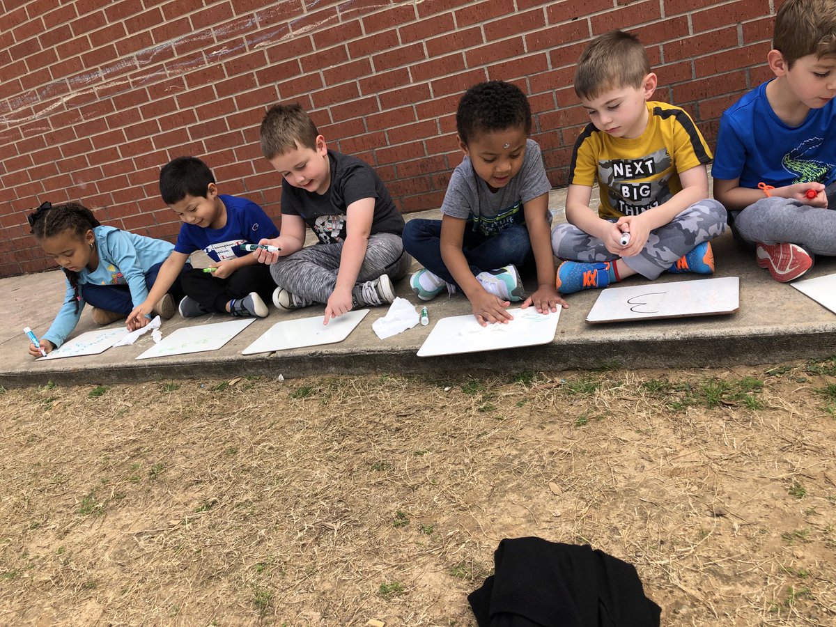 Cassandra Wolfe tweet media