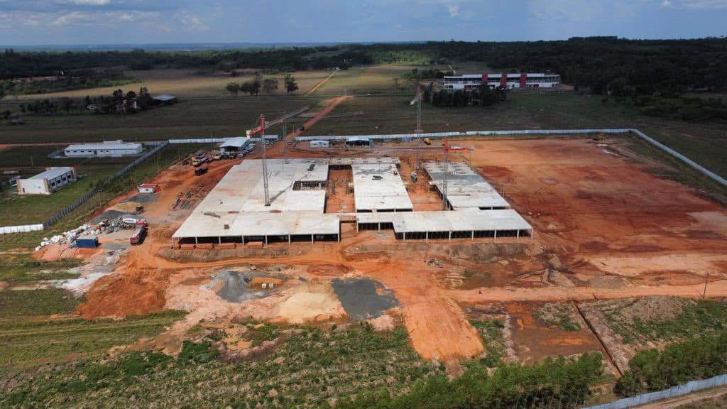 mopcparaguay's tweet image. 🏥 En Cnel. Oviedo, #Caaguazú, está terminada la losa del primer nivel, mientras que esta semana comienzan los trabajos de albañilería e instalaciones sanitarias.
La obra registra un 10% avance en el global.
Más detalles 👉 bit.ly/3KePUWF
#ObrasParaLaGente 🇵🇾