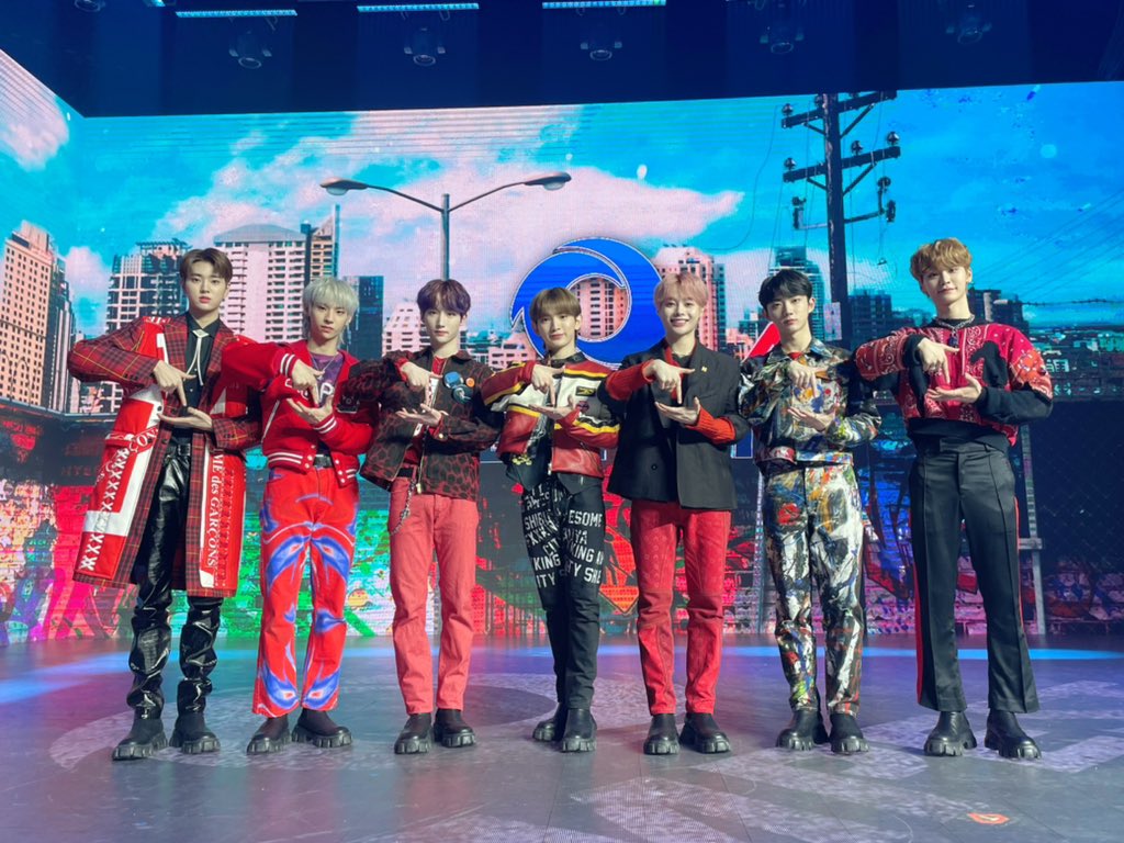 Sunii64787930's tweet photo. Por fin debutaron 😍🥲😘🥰🤧 q feliz soy 
#TEMPEST #TEMPEST_DEBUT https://t.co/bjguxlxM3E
