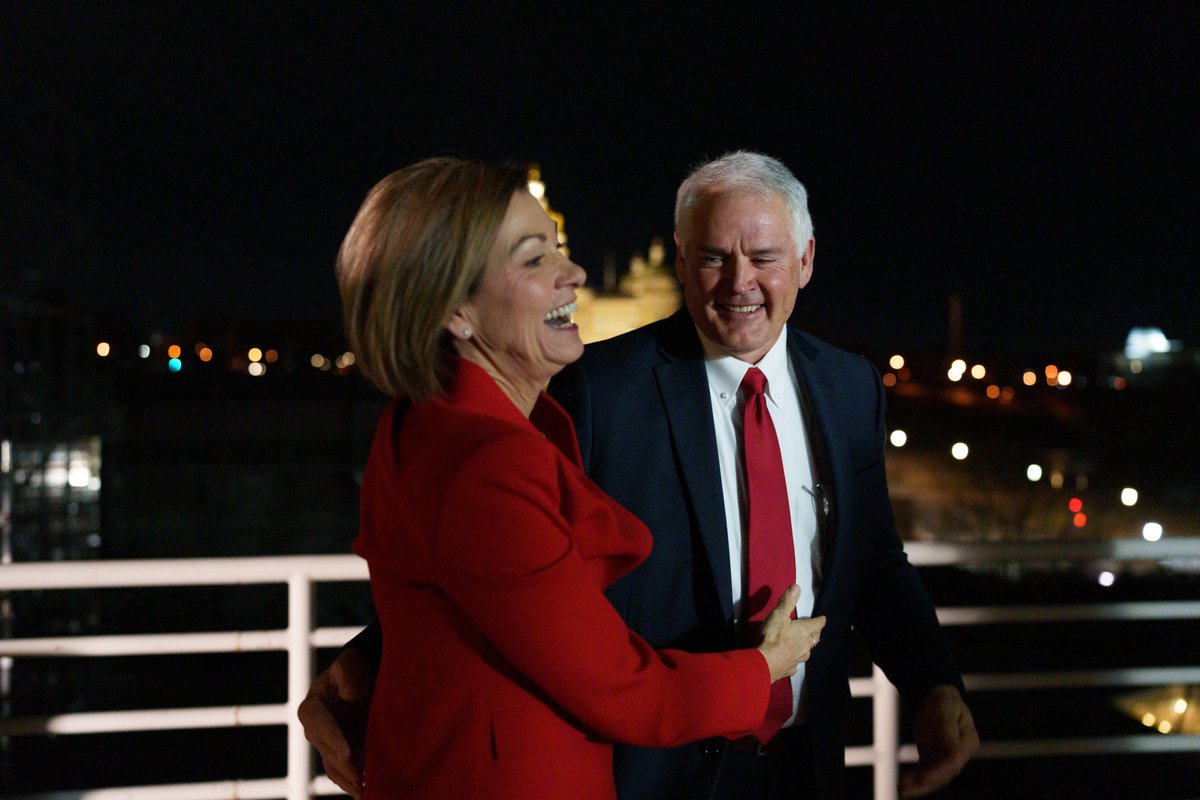 GOPGovs's tweet photo. A few behind the scenes 📸 of @KimReynoldsIA's #SOTU response. https://t.co/mIk7p03DNA
