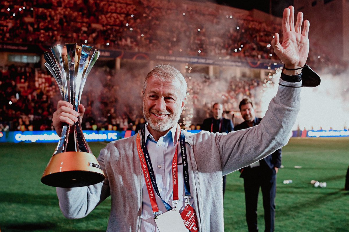 derek_apex's tweet image. I’ve never felt such amount of sadness before 😔

Didier Drogba, Frank Lampard, John Terry,Branislav Ivanović, Peter Cech, Eden Hazard and now Roman Abramovich.
Nobody would understand how these people made my entire childhood by just seeing them on my screen

Thank You Roman❤️😔