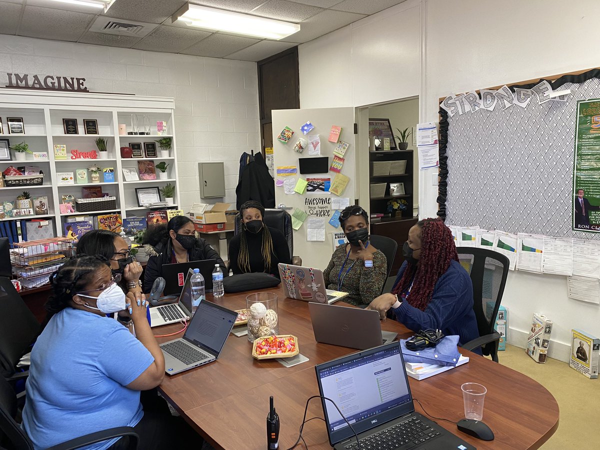 MarsonRichards1's tweet photo. @IFLeeland_PGCPS continues to focus on Success Time during collaborative planning by having our 2nd and 3rd grade teams lead us through how they use #freckleeducation to differentiate instruction. @SheriReidWilli1 @AngelaW726 @ImagineCharters @CharterPgcps https://t.co/cqLpyXiCnw
