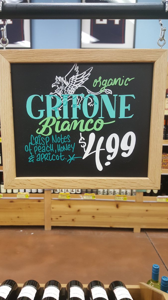 Shakeit2Makeit's tweet photo. Buncha stuff.... and griffins! #traderjoes #tjs https://t.co/fLsnUx6HOa