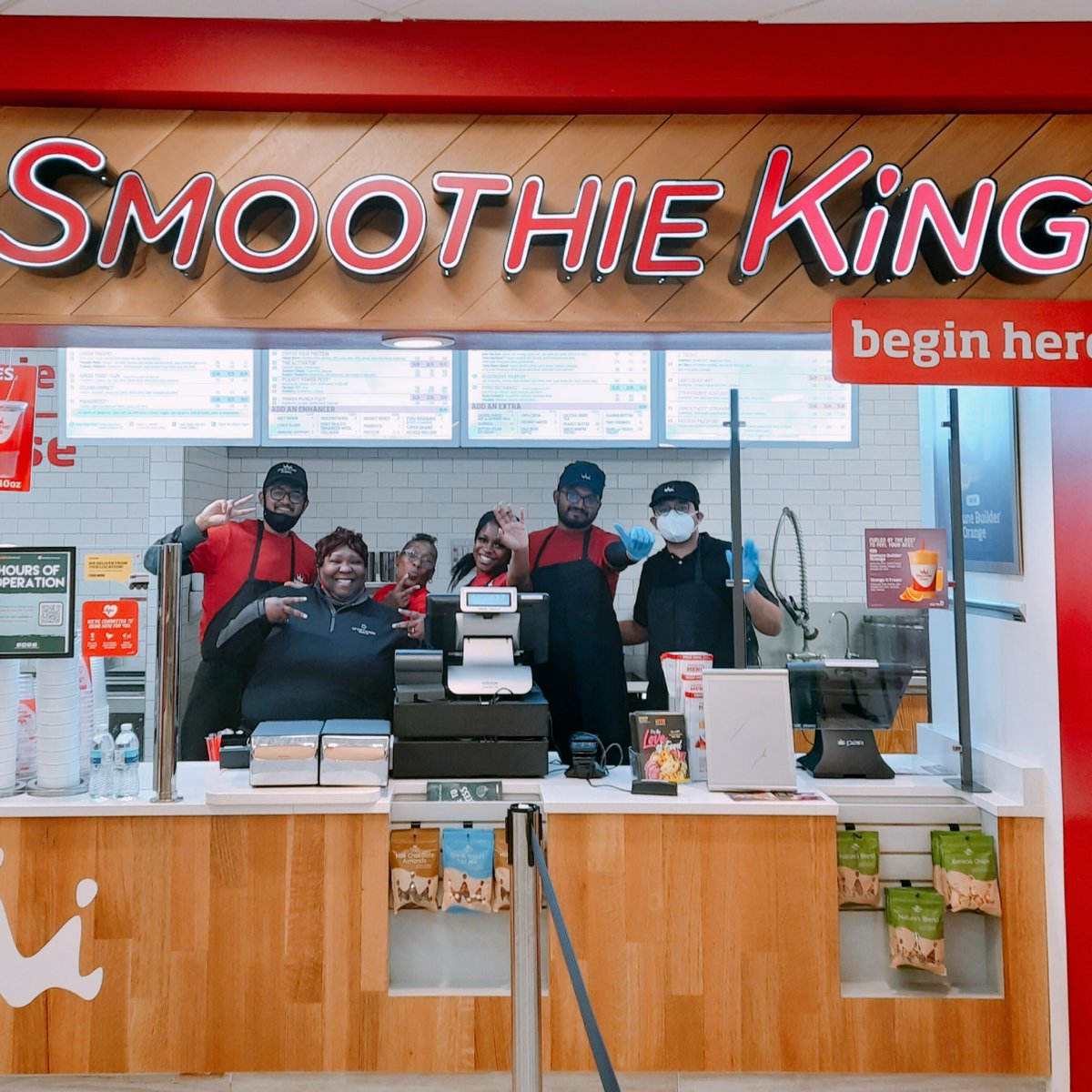 UTDallasDining's tweet photo. Keep it smooth, smile and wave! 😊
Grab a smoothie with your favorite customizable option to kickstart your day. 🥤
#utdallasdining #utddining #utdallas #cometfuel https://t.co/3q4JIZmLxj