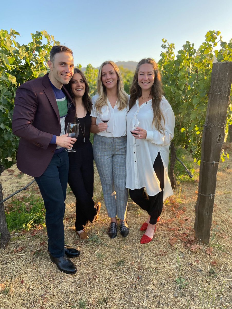 Enjoy all the wine and learn from influential speakers in the field of social media marketing from March 23-25 in Napa!🍷