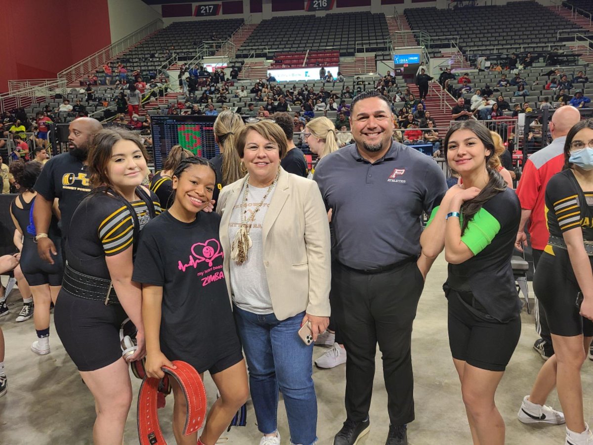 sphsdbacknation's tweet photo. GIRL POWER💪 PIONEER LADY DIAMONDBACKS at the Regional powerlifting meet. Mrs. Garcia and Mr. Flores showing their support! #DiamondbackStrong! https://t.co/cyUdtir5zi