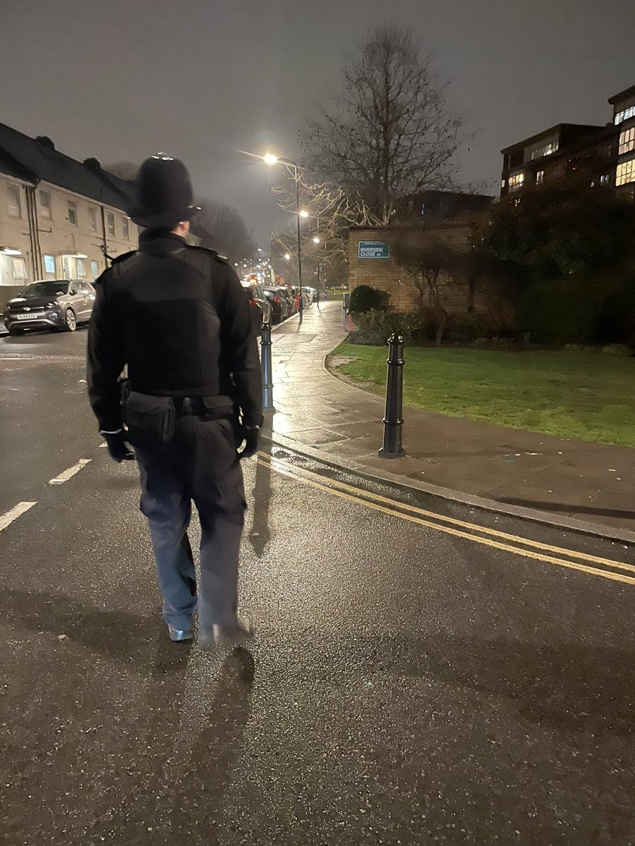 The team are out and about around the ward tonight focusing on Harry Zeital Way and Riverside as part of Operation Bisaro which targets ASB. #opbisaro #leabridge #saferneighbourhoods #metpolice #leabridge