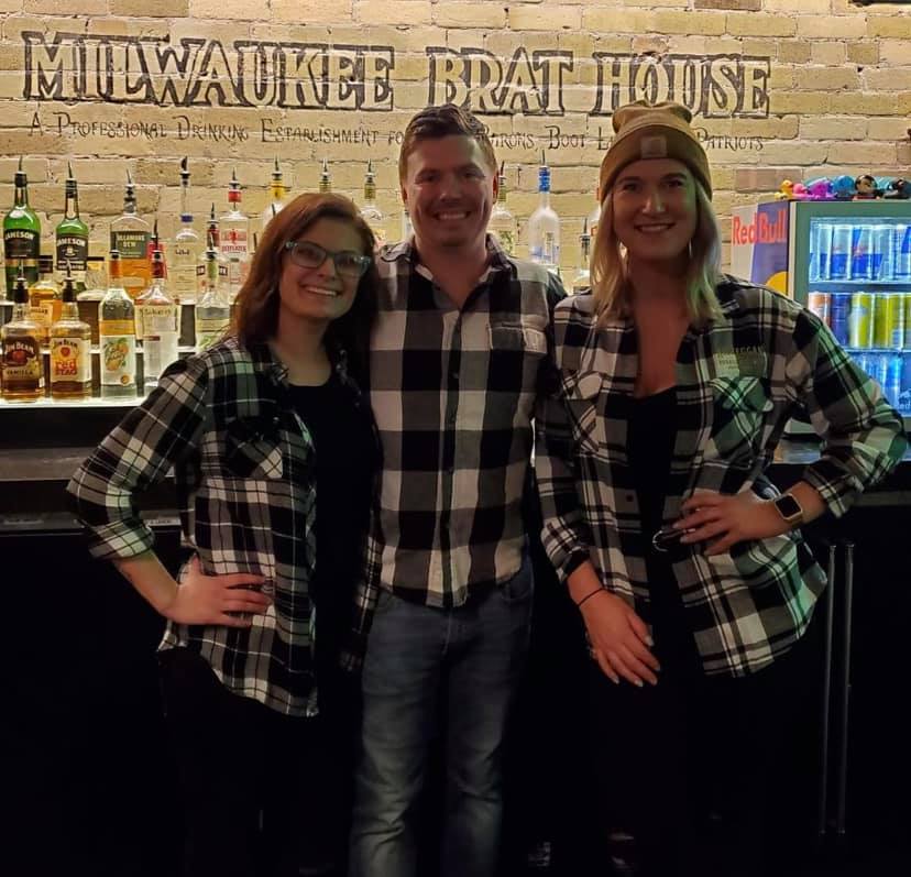 Milwaukee Brat House tweet media