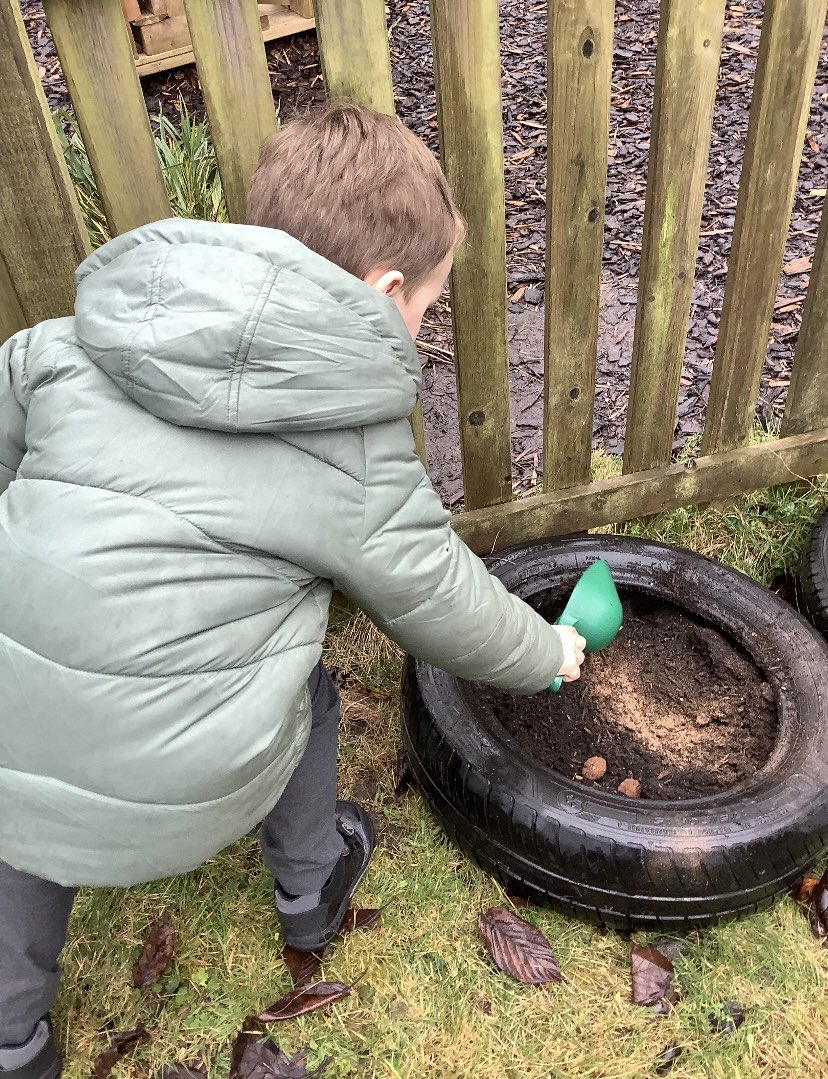 SchoolAvanti's tweet image. Rain didn’t dampen the enthusiasm of our Reception children today. They had great fun planting wild flower seeds today for their new topic ‘Come outside’. #teamwork #outsidelearning #weloveflowers