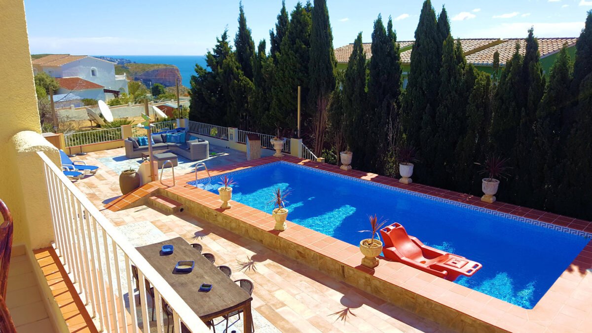 AccessibleHols1's tweet image. New! Casa Peguche on the #CostaBlanca sleeps 10 and has 2 profiling beds, ground-floor bedroom with ceiling hoist into en-suite wet-room, accessible kitchen, private pool with hoist, and sea views #accessiblepool #spain #accessiblevilla #accessiblehols

accessibleholidayescapes.co.uk/escapes/casa-p…