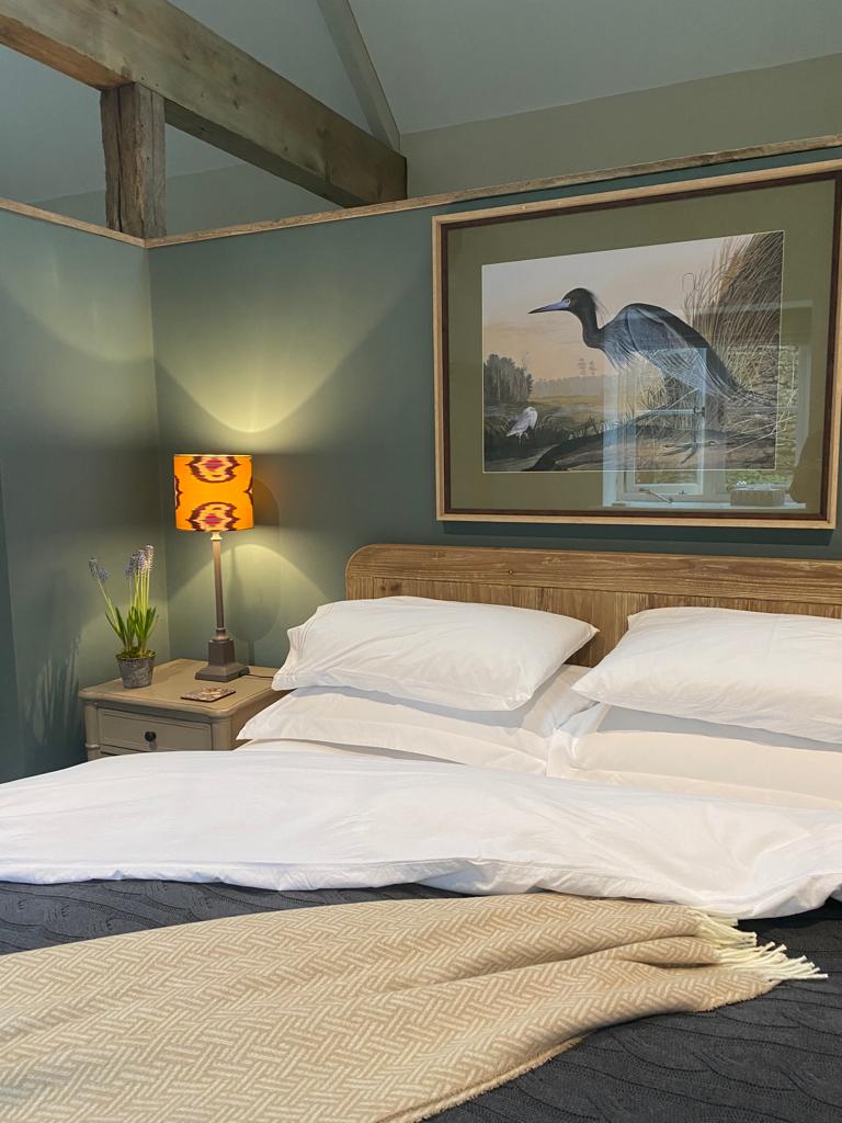 ChurchFarmStays's tweet photo. We have some dates available this month in the unique Fig self-catered retreat. Take a further look https://t.co/nRtNtJyCpN 

#familyfarm #ruralretreat #luxuryfarmstay #rural #natural  #relax #rest #oxfordshire #selfcatering #countryliving #countryside #timetoexplore #freshair https://t.co/MNsPhlVZik