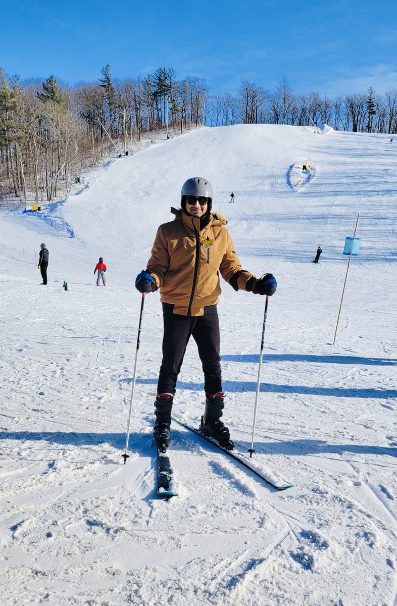 I prioritize #mywell_being by embracing winter & enjoying the winter sports. Adding adventure & cutting out stress from life for a more balanced life 😉 Always a privilege to work for organization such as @TD_Canada that value employees well-being. @TinorSebastien @TaraLynnH_TD