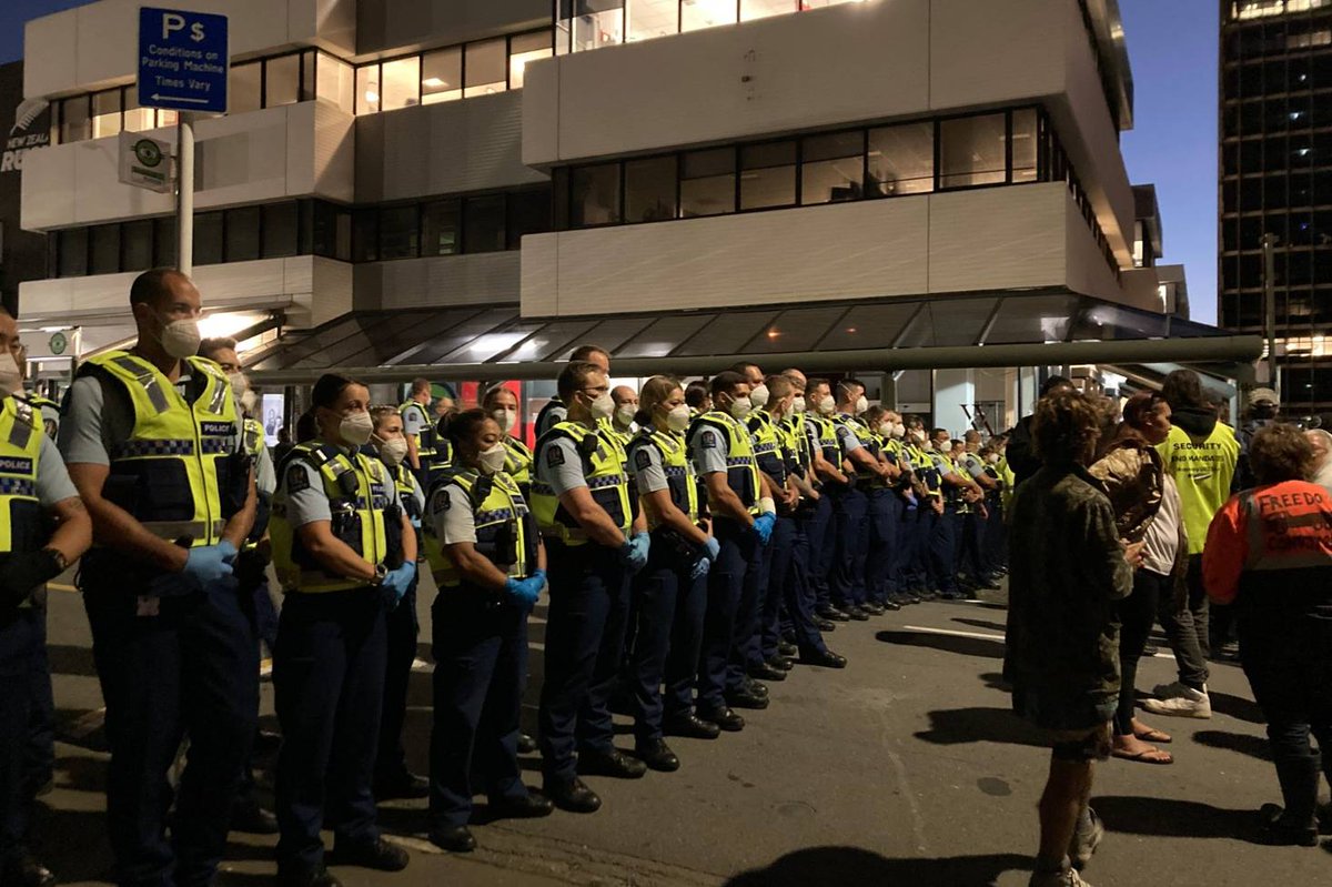 rangir53's tweet photo. #NZpolice gained NZ's respect on the 2nd day of March 2022
#ThanksJacinda #Stoptheprotest #GoHome #Teamof5million @nzpolice #ChurArdern https://t.co/mg6qPjbamq