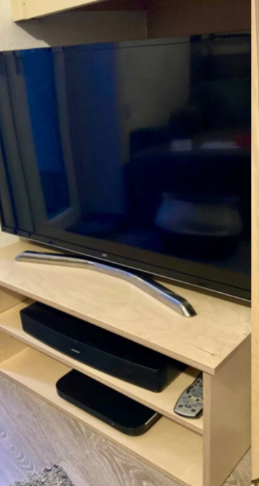 SCUniqueWoodSo1's tweet photo. Spring into action and turn those ideas into reality...
Do you have an idea and like to know what is possible? Trending now at @SCUniqueWoodSo1  HQ is bespoke &amp; unique boot rooms, shelving, alcove units, understairs storage and TV units. #furnituredesign #HomeImprovement https://t.co/PhoMCBjbXq