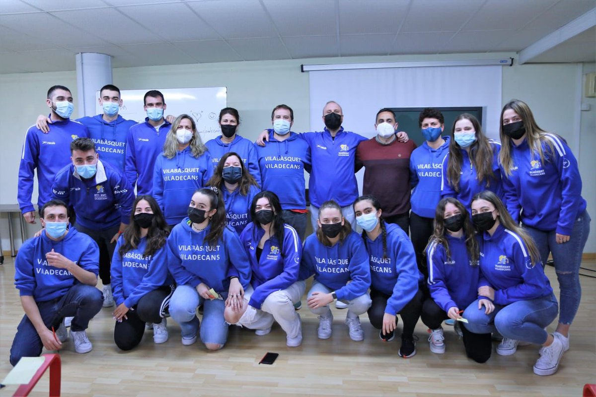 VilabasquetVila's tweet photo. “Vilabàsquet m’emociona”
La Comisión Gestión Emociones (@soniamg91 @NuriaBT14 @Xavi_Paredes) presenta el Proyecto estructurado al Área Deportiva. Ahora este trabajo que siempre se ha realizado queda plasmado para actuar sobre él 🐿💙🏀
@ViladecansTweet @FCBQ @UnileverSpain https://t.co/k4sWO1I7Mq