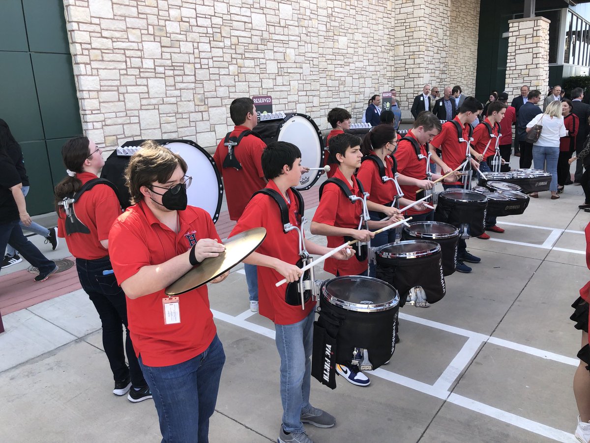 RHS and RHHS Cheerleaders, Drill Teams and Drum Lines celebrating the opening of the new Brookshire’s in Fate. ⁦<a href="/rockwallschools/">Rockwall ISD</a>⁩ ⁦<a href="/Rockwall_HS/">RockwallHighSchool</a>⁩ ⁦<a href="/RHHSHawks/">Rockwall-Heath HS</a>⁩ ⁦<a href="/heathcheer/">Heath Cheer</a>⁩ ⁦<a href="/rhhs_steppers/">Rockwall - Heath Highsteppers</a>⁩ ⁦<a href="/RHSStingerettes/">RHS Stingerettes</a>⁩ ⁦