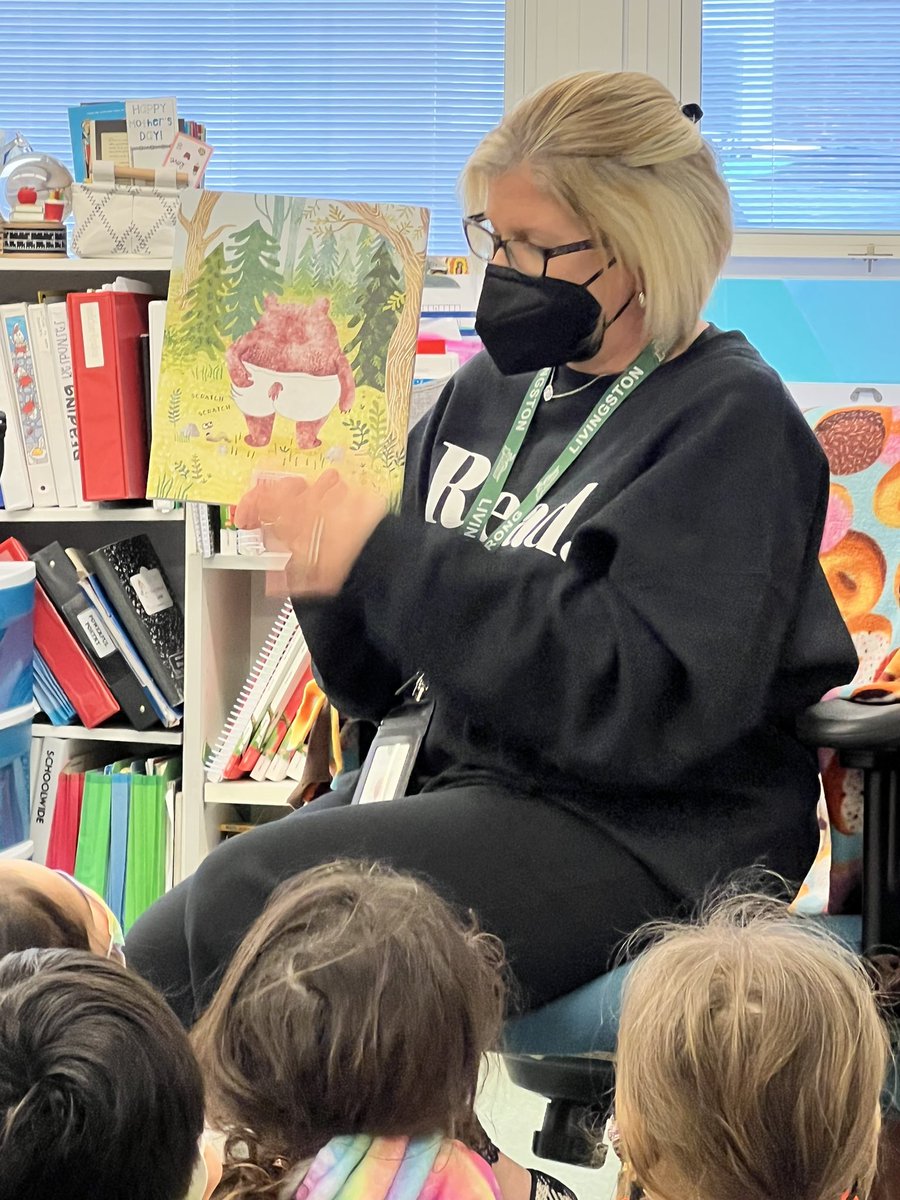 2FBHE's tweet photo. 2F -THANK YOU Mrs. Baxter for putting a smile 😀 on all our faces today with your funny read aloud, “Something’s Wrong” #itsgottabeBHE #ReadAcrossAmerica https://t.co/H5rZl9pQp6