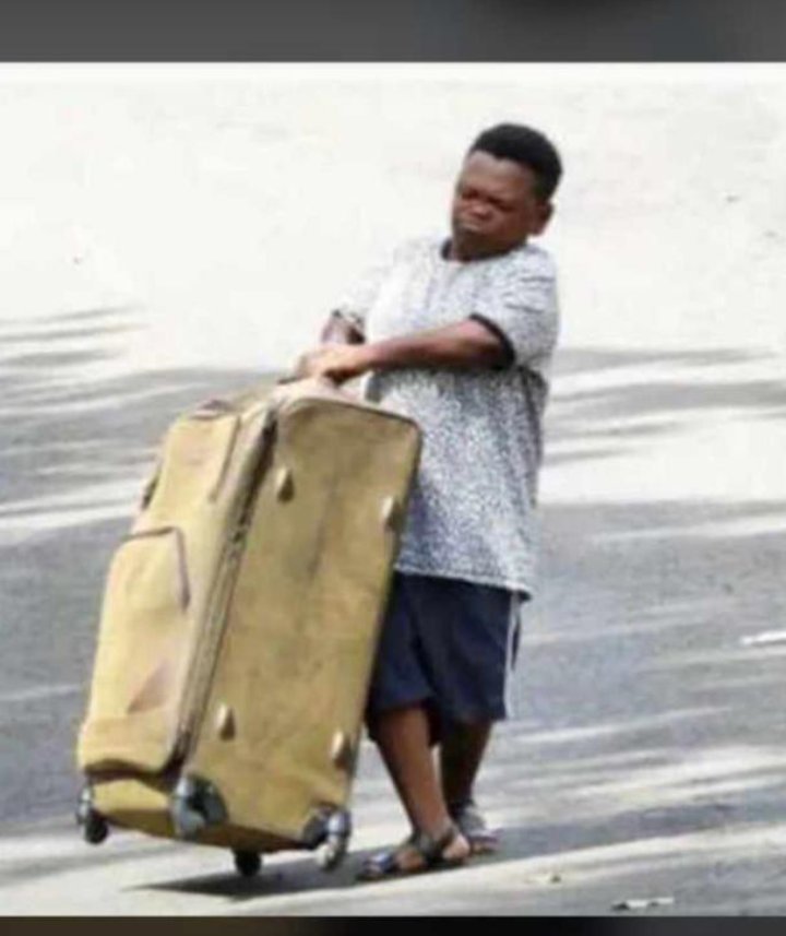 kwabena_oseii's tweet photo. A short and sad story 😭😂😂 https://t.co/3AWyMgWOYn