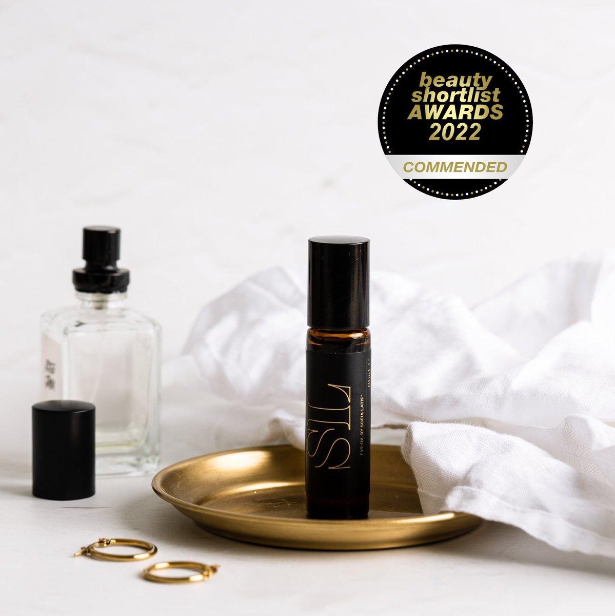 sofialatifoils's tweet photo. Oooooh super chuffed for this! My Under-Eye Oil has been Commended again in the @BeautyShortlist Awards 2022. So much happy dancing here at SL Towers 💃🏽🥂. Award-winning bestseller that is a skincare essential 💚 #BSLawards22 #keepitnatural #awardwinner #undereyeoil #eyeserumoil https://t.co/e91np3BTRm