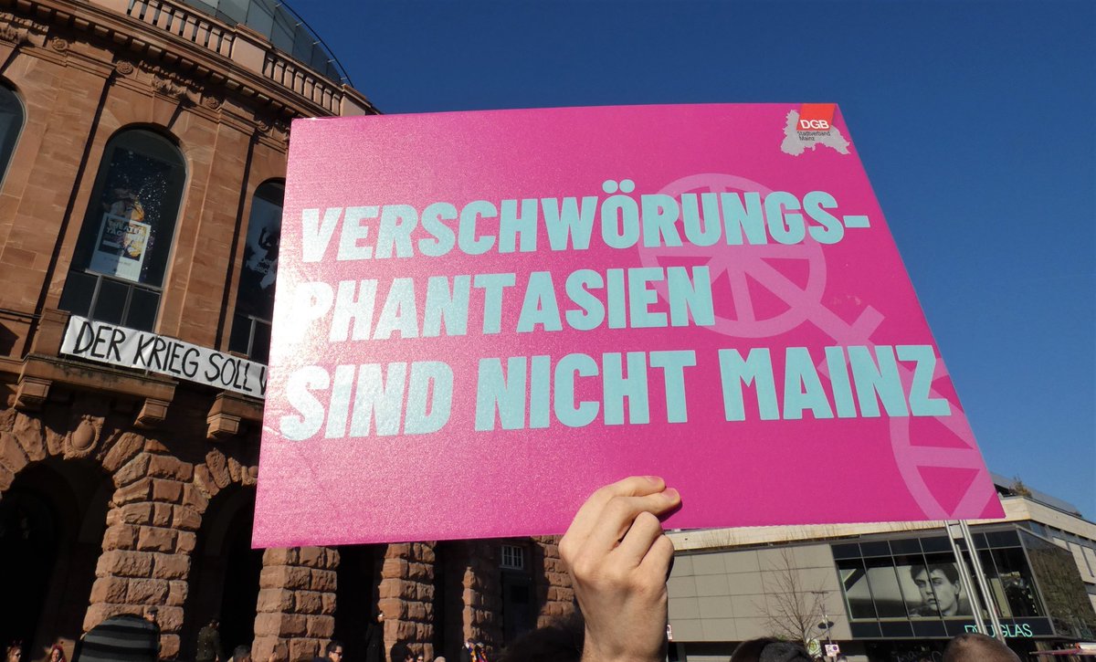 SWAProtest's tweet image. 16/ #mz2802 
Weitere Protestbotschaften